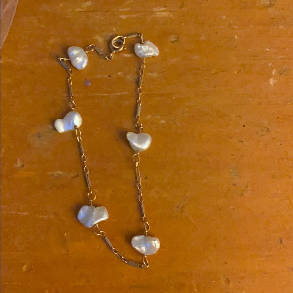 Dainty freshwater pearl & gold bracelet